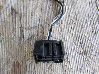 Audi Connector with Pigtail 8L09719722